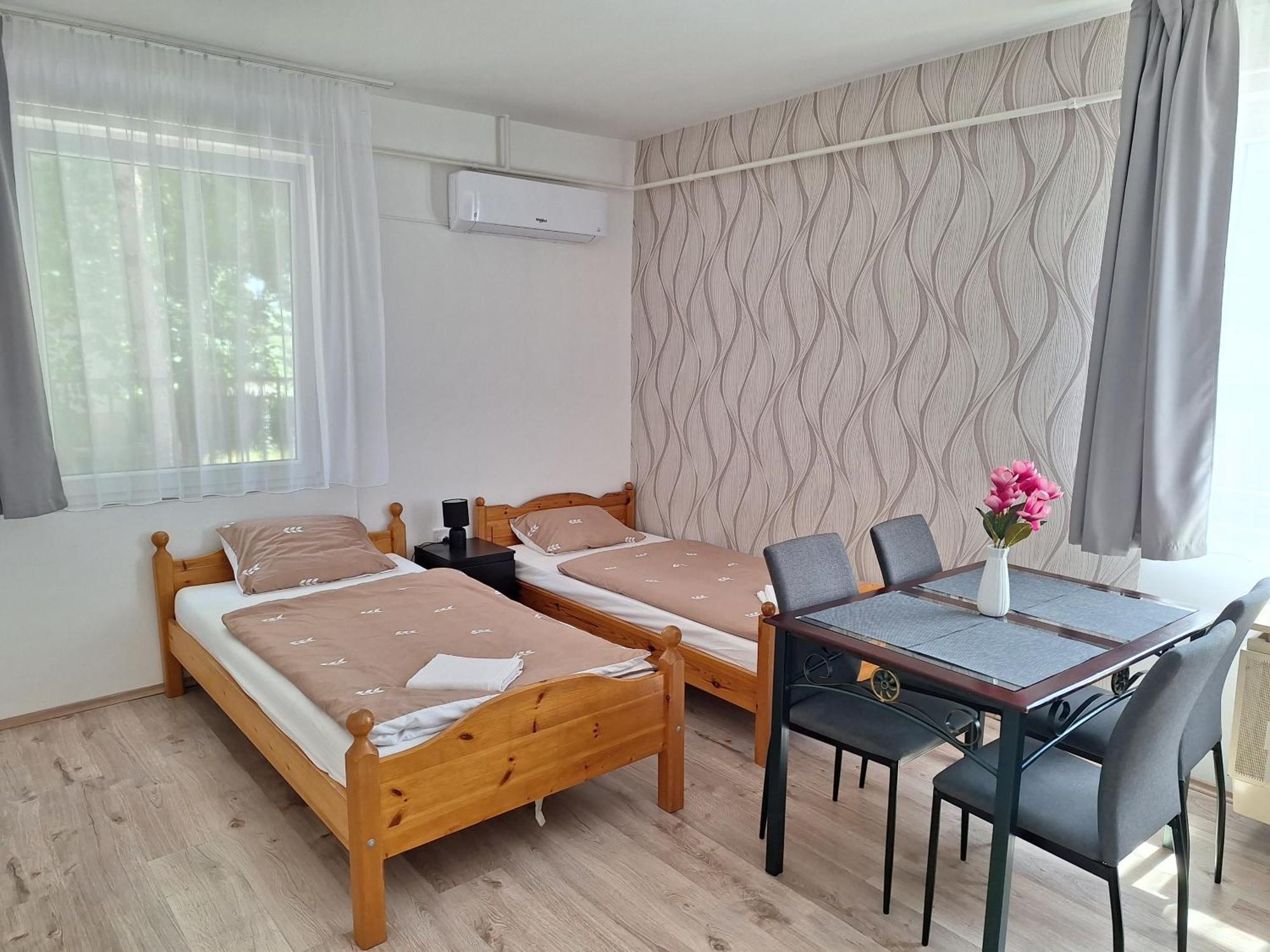 Nikolett Apartman Hajdúszoboszló Extérieur photo
