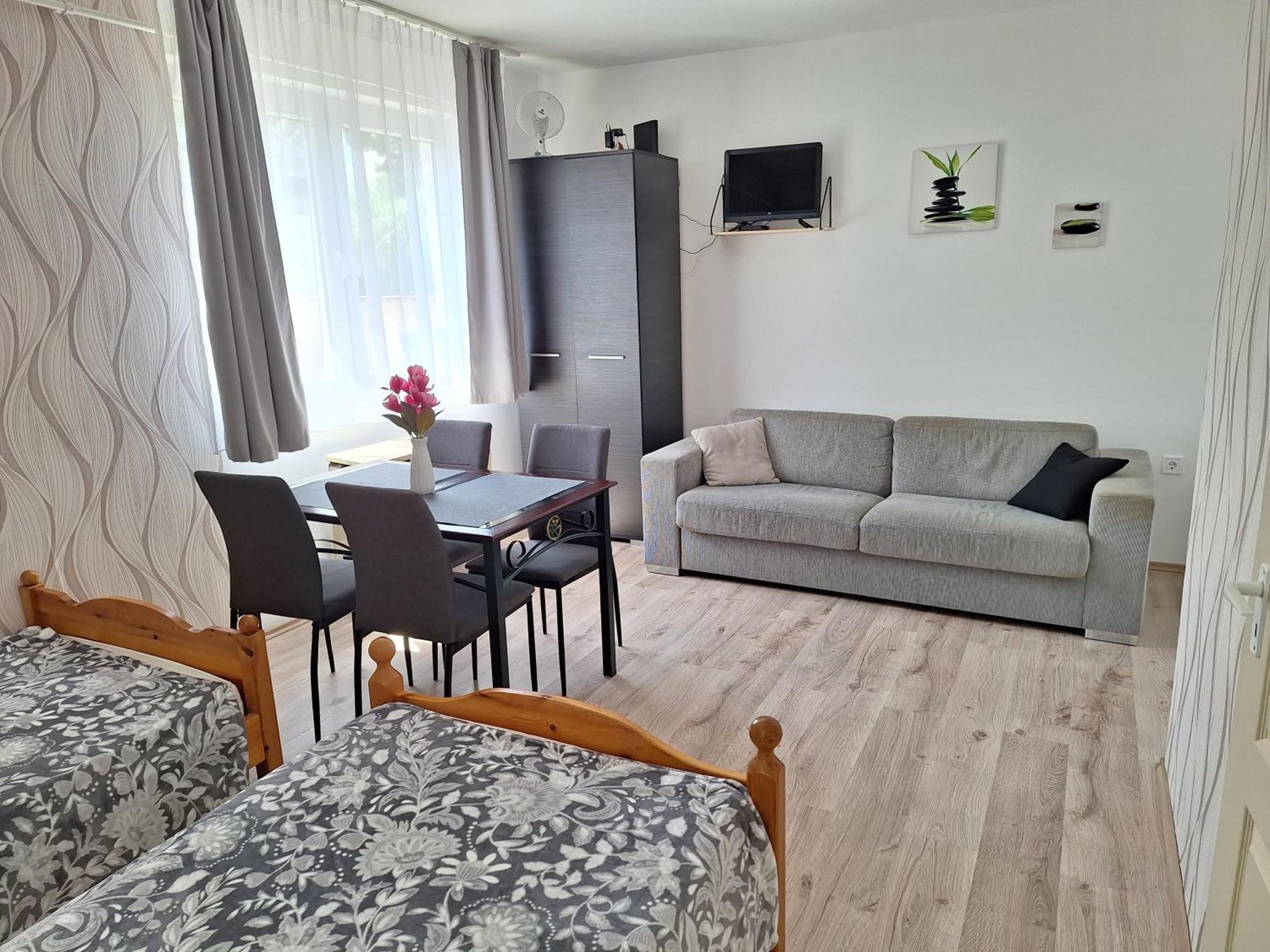 Nikolett Apartman Hajdúszoboszló Extérieur photo