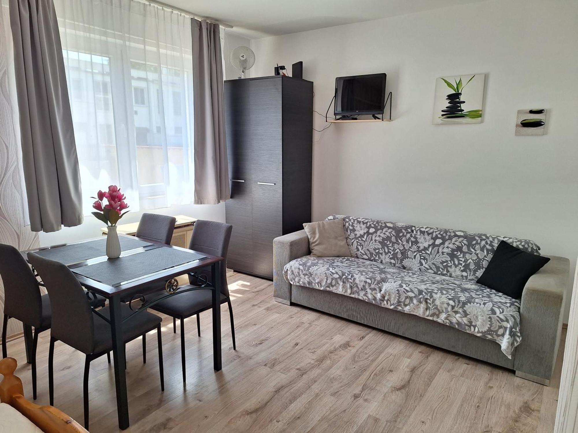 Nikolett Apartman Hajdúszoboszló Extérieur photo