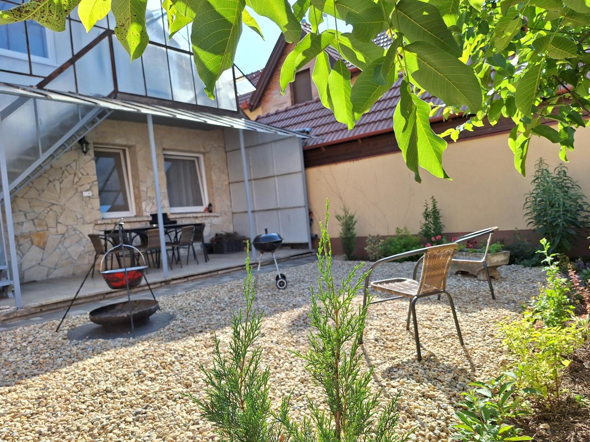 Nikolett Apartman Hajdúszoboszló Extérieur photo